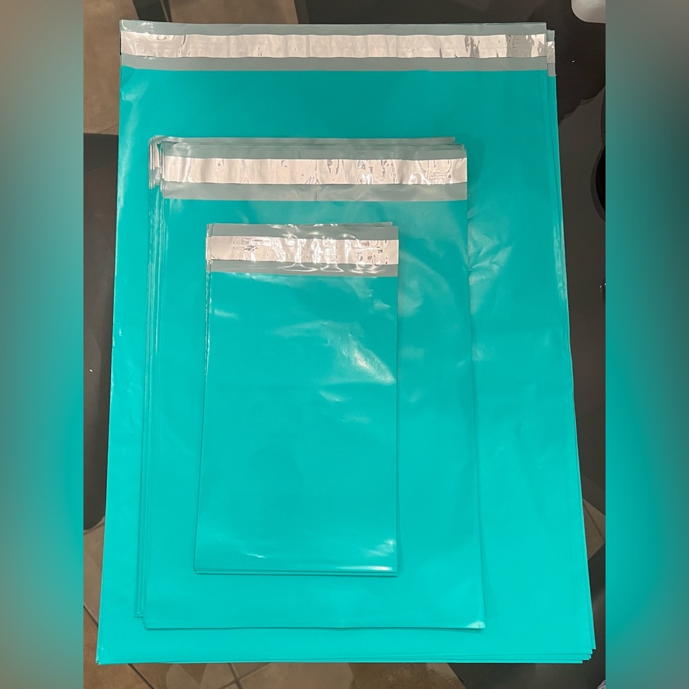 Poly Mailers!! 35 Count of Assorted Sizes